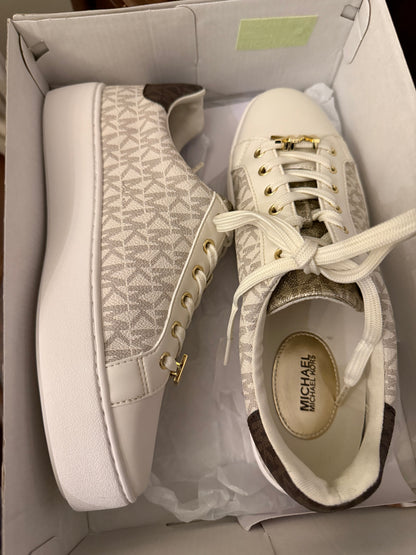 Michael Kors Sneakers in Signature