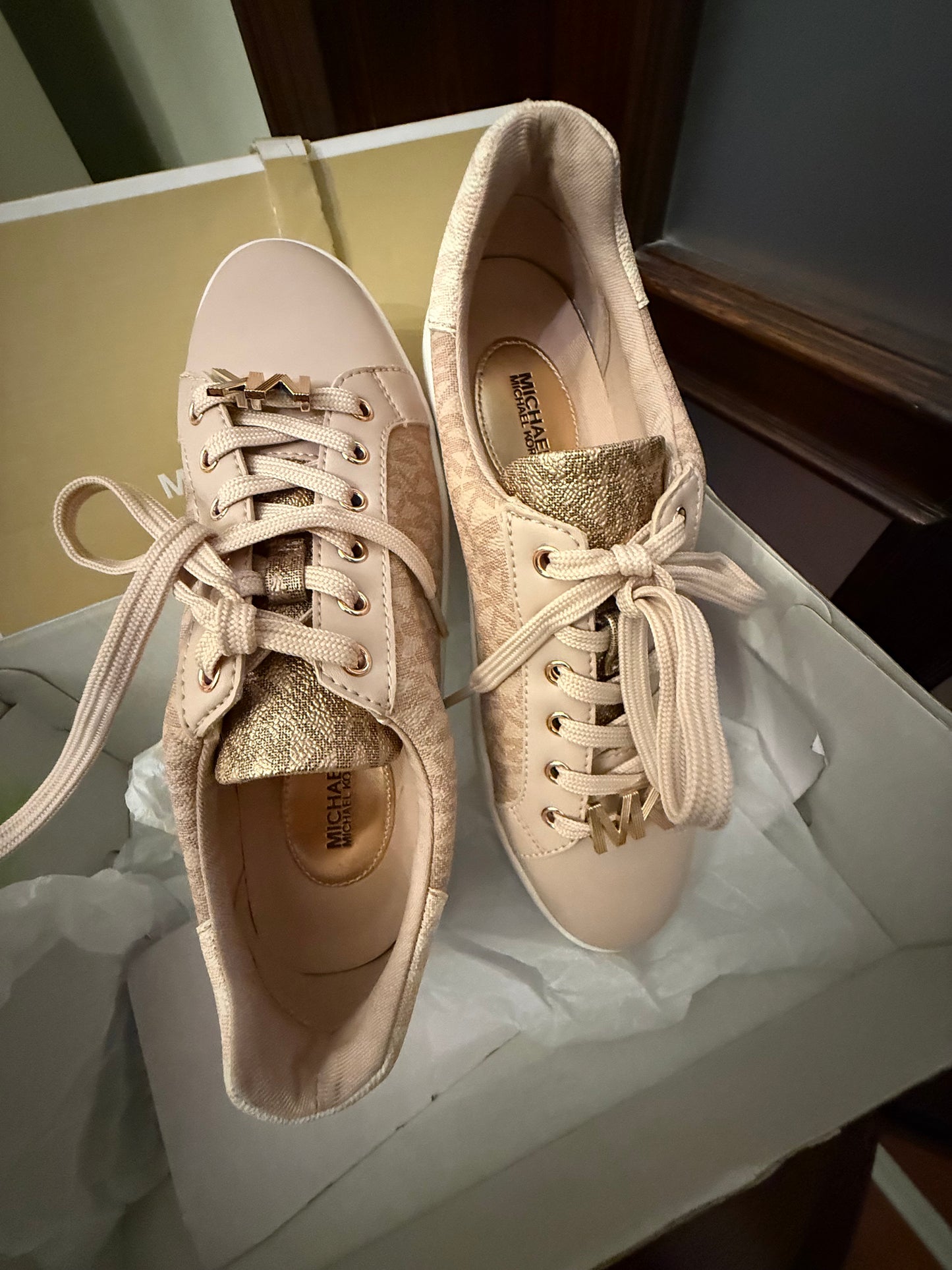 Michael Kors Sneakers in Signature